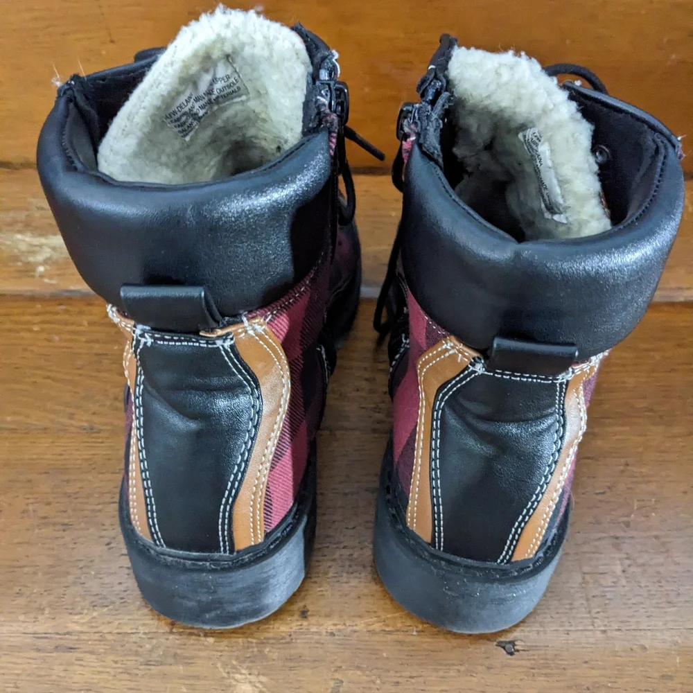 London Fog Black/Maroon Plaid Ankle Boots sz 8 Zip & Tie So Cute Very Good Cond! - Picture 4 of 11